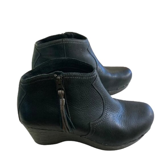 Dansko Wedge Ankle Boots Veronica Black Leather Western Tassel, size 40, 9-9 1/2 - Picture 1 of 15